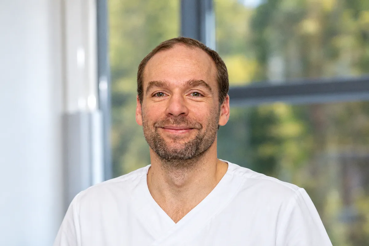 Multimodale Schmerztherapie und Physiotherapie bei chronischem Rückenschmerz